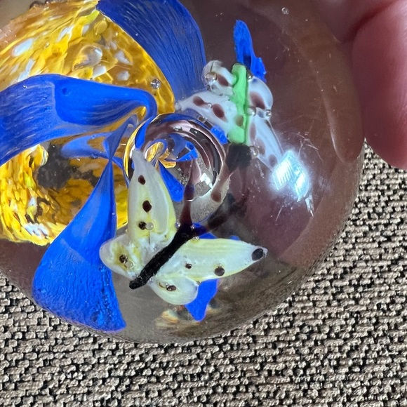 Glass Paperweight with Controlled Bubble and Flower - Picture 4 of 16